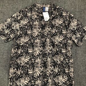 H&M Hawaiian Shirt Button Down Size Small Floral